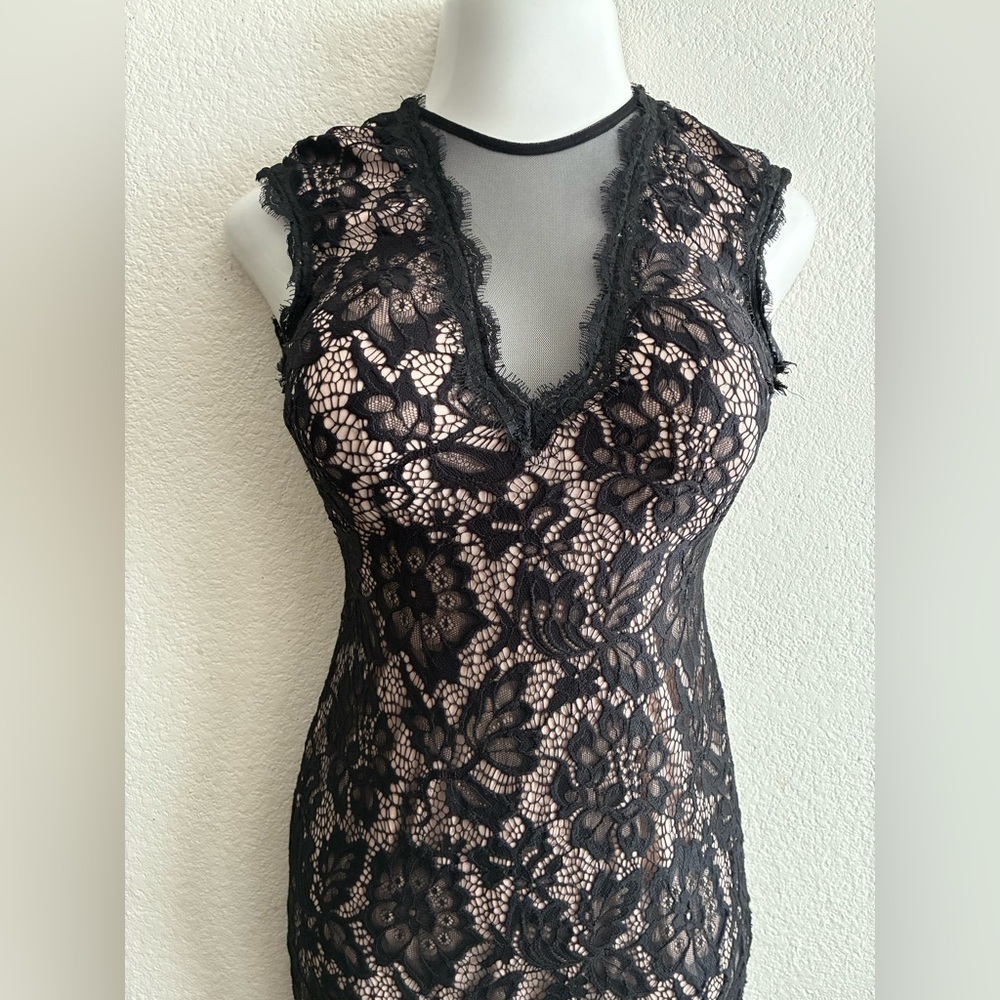 Betsy & Adam Black Lace & Nude Underlay Sleeveless
V-Neck Gown Dress 0 - Picture 4 of 16